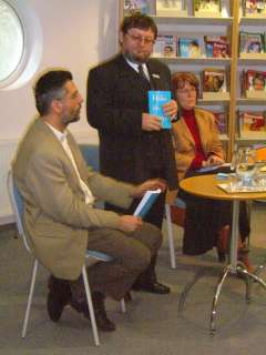 STA65548 - Czupi Gyula és Kardos Ferenc közösen mutatták be a Halis-év-könyvet.JPG STA65548 - Czupi Gyula és Kardos Ferenc közösen mutatták be a Halis-év-könyvet.JPG